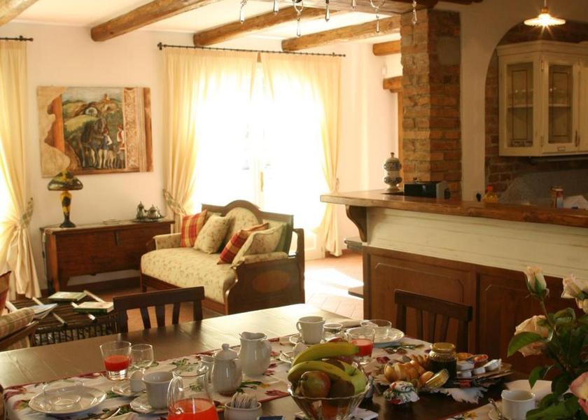 shared lounge/tv area