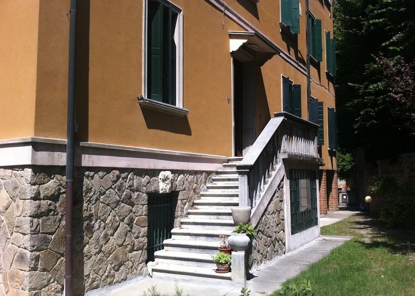 Veneto Venice Exterior Detail