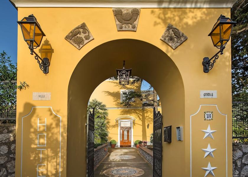 Campania Anacapri Front of property