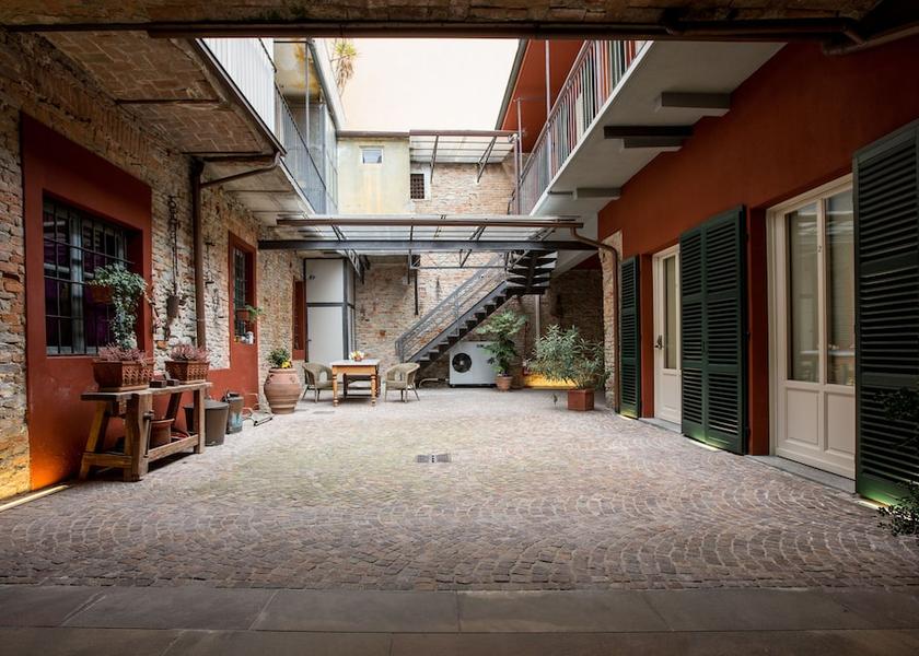 Piedmont Canelli Courtyard