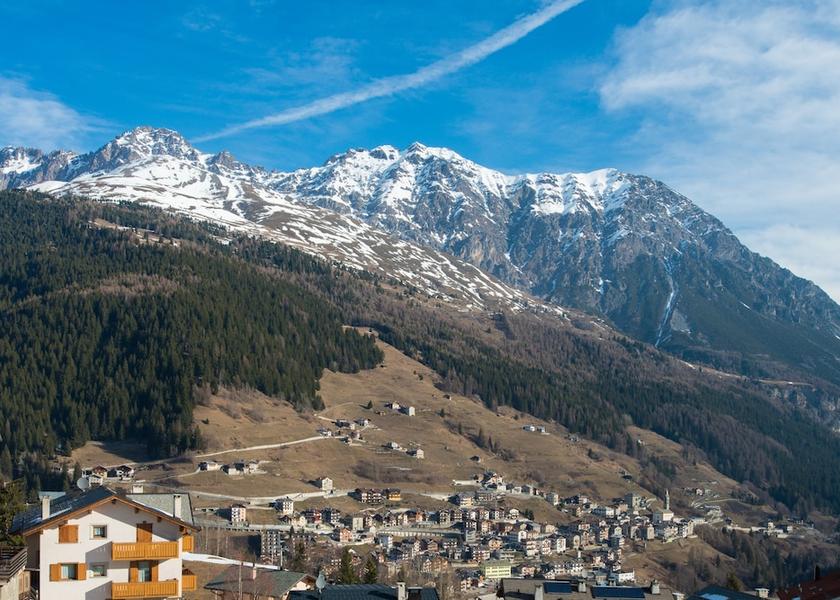 Lombardy Valdidentro Exterior Detail