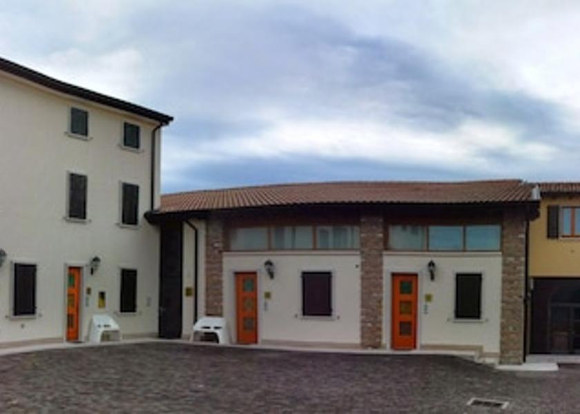Veneto Lazise Facade