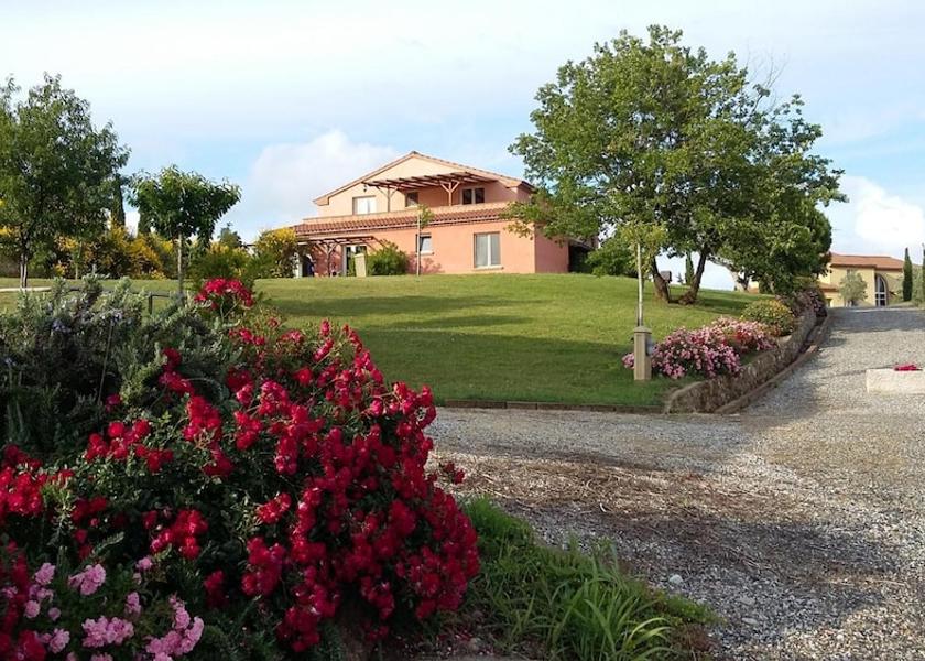 Tuscany Riparbella Exterior Detail