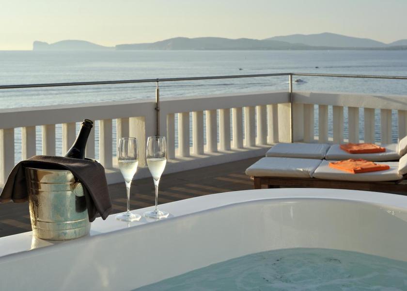 Sardinia Alghero Superior Suite with Terrace and Hot Tub