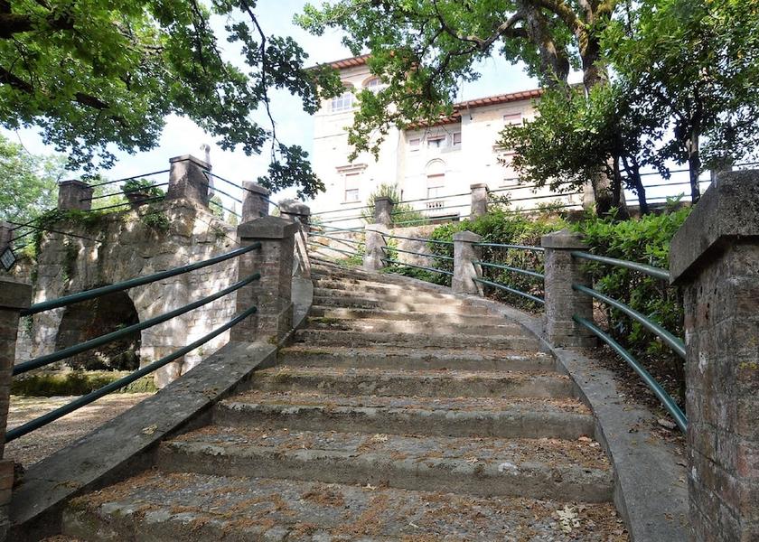 Tuscany Monteverdi Marittimo Property Grounds