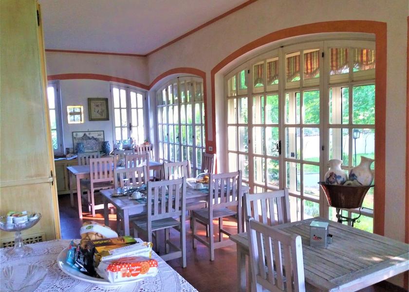 Piedmont Revello Breakfast Area