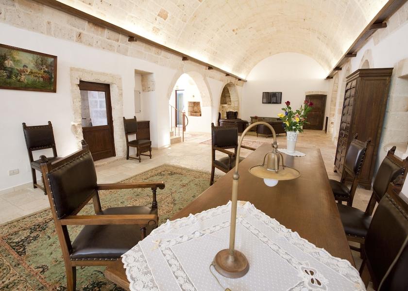Puglia Avetrana Lobby
