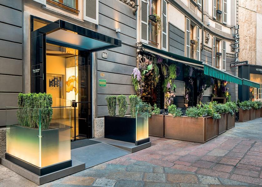 Lombardy Milan Property entrance