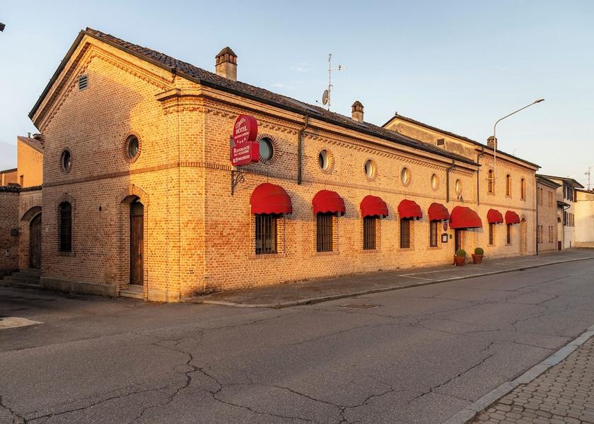 Lombardy Castelleone Facade