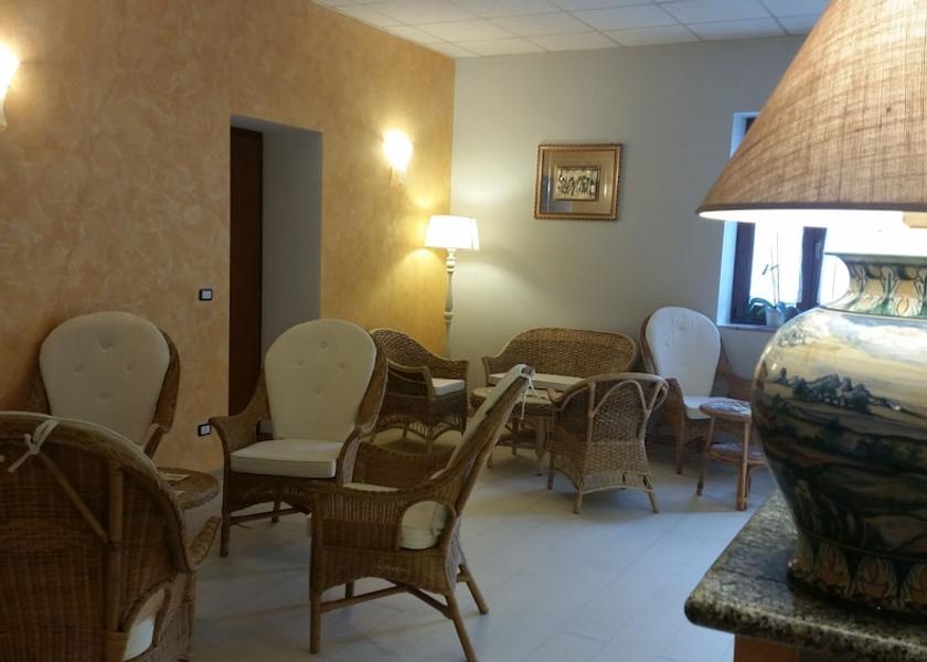 Campania Circello Lobby