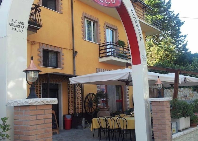 Campania Circello Exterior Detail