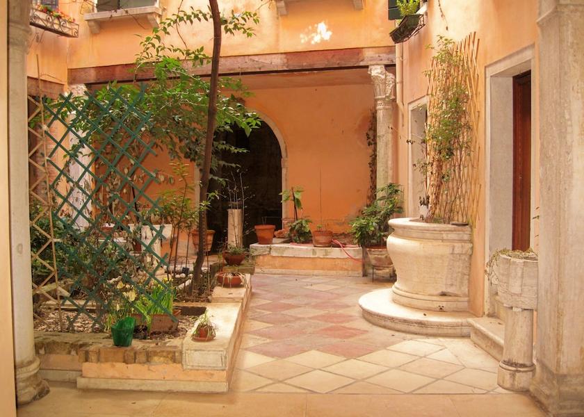 Veneto Venice Interior Entrance