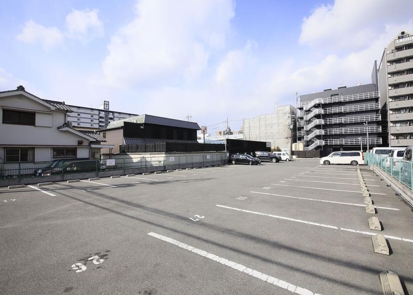 Osaka Higashi-osaka Parking