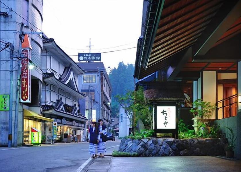 Niigata Tokamachi Exterior Detail