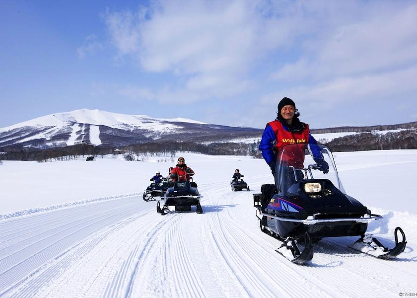 Hokkaido Niseko Snowmobiling