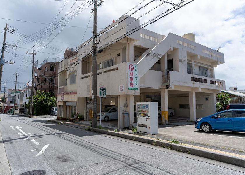 Okinawa Okinawa Parking
