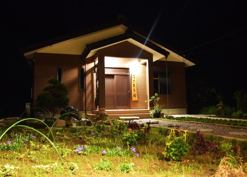 Chiba Sosa Exterior Detail