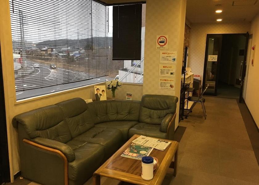 Gifu Tajimi Interior Entrance