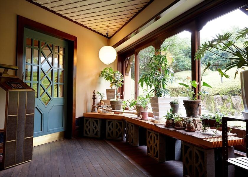 Saga Ureshino Interior entrance