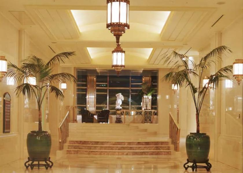 Chiba Chiba Lobby