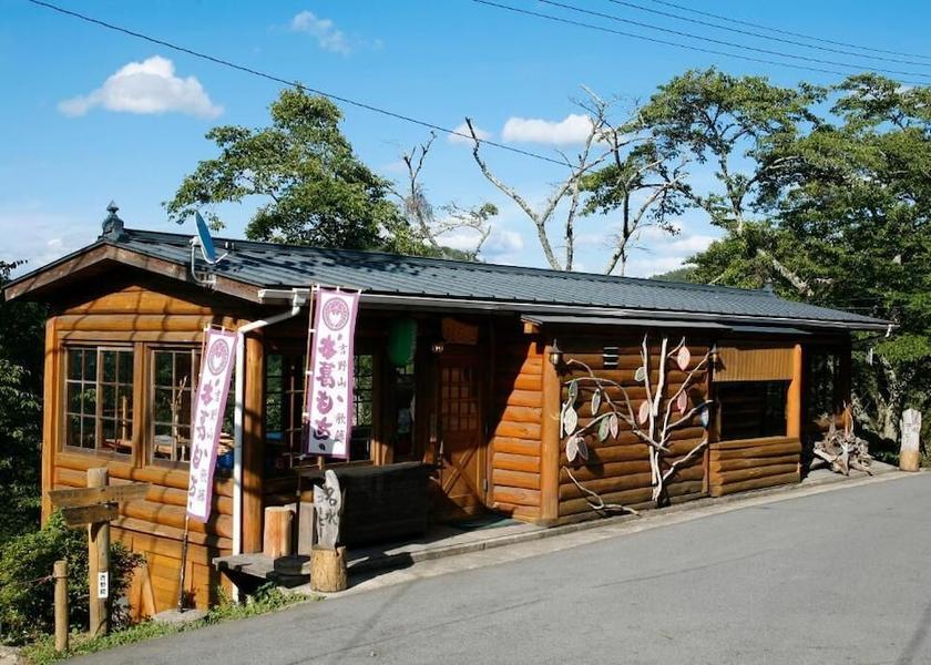 Nara Yoshino Exterior Detail