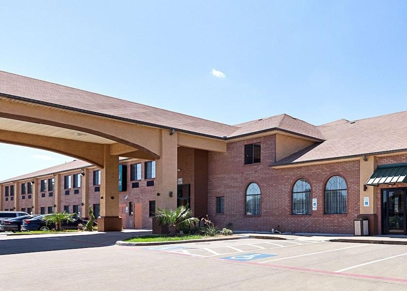 Texas Mesquite Exterior
