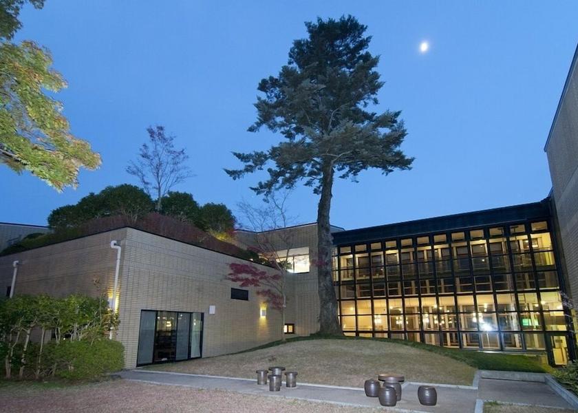 Shizuoka (prefecture) Ito Facade