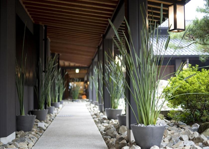 Ishikawa Nanao Courtyard