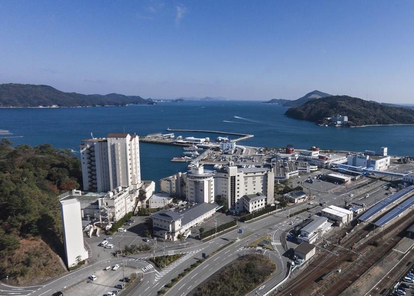 Mie Toba Exterior