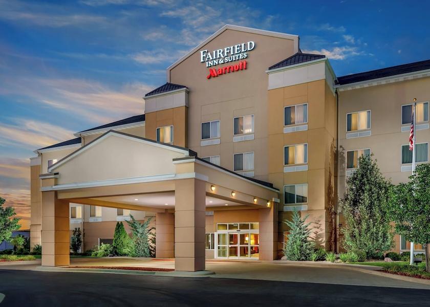 Illinois East Peoria Exterior Detail