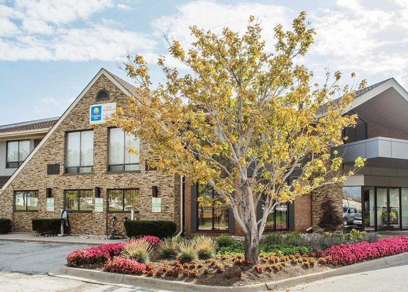 Ontario Burlington Exterior Detail