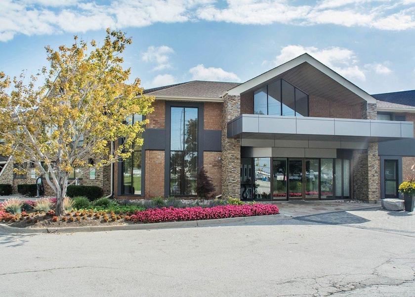 Ontario Burlington Exterior Detail