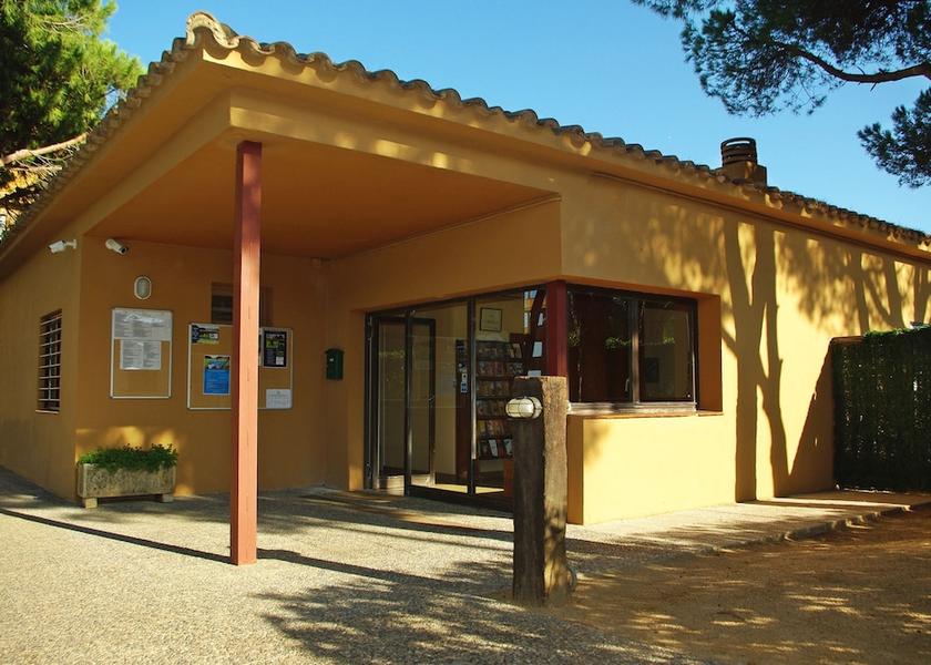 Catalonia Pals Concierge desk