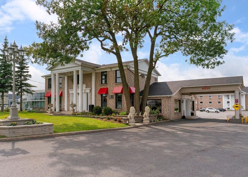 Quebec Brossard Exterior Detail