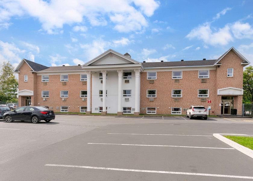 Quebec Brossard Exterior Detail