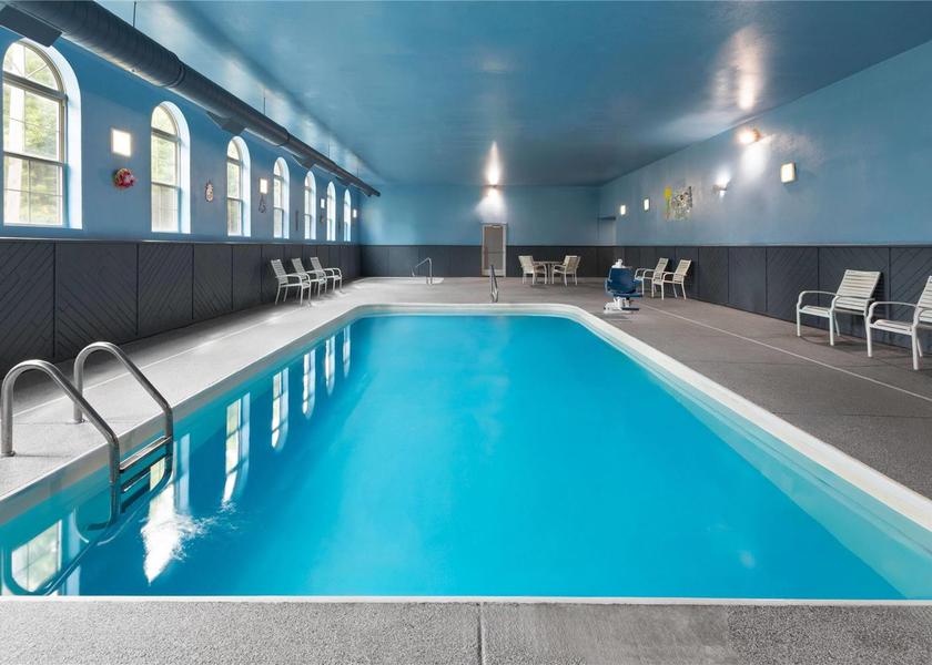 Michigan Iron Mountain Pool - indoor