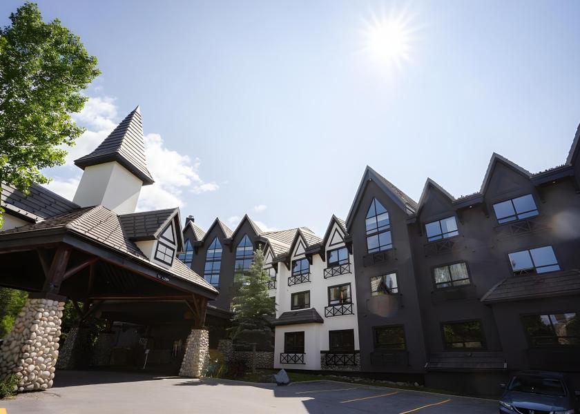 Alberta Canmore Hotel Exterior
