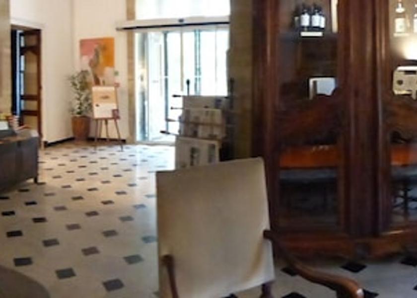 Occitanie Arpaillargues Interior Entrance