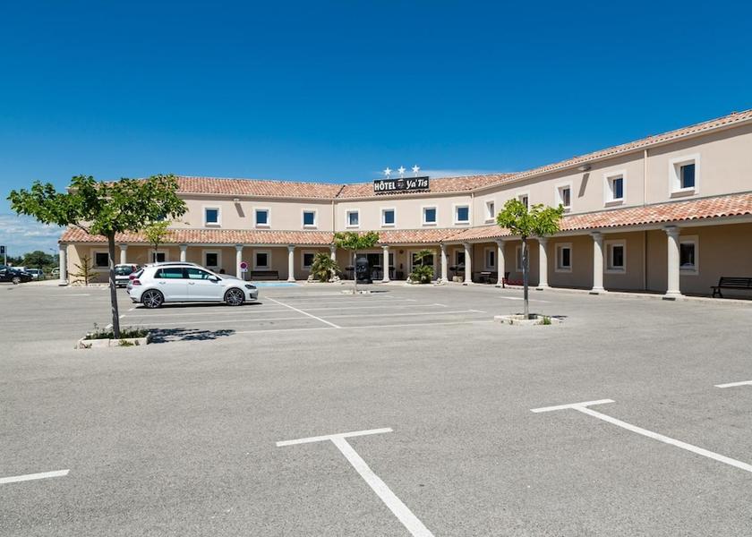 Occitanie Saint-Laurent-des-Arbres Parking