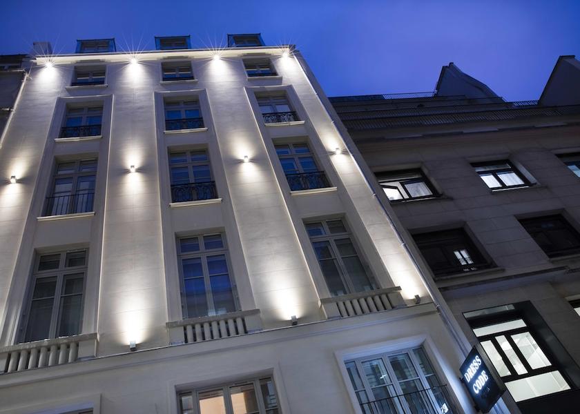 Île-de-France Paris Front of property - evening/night