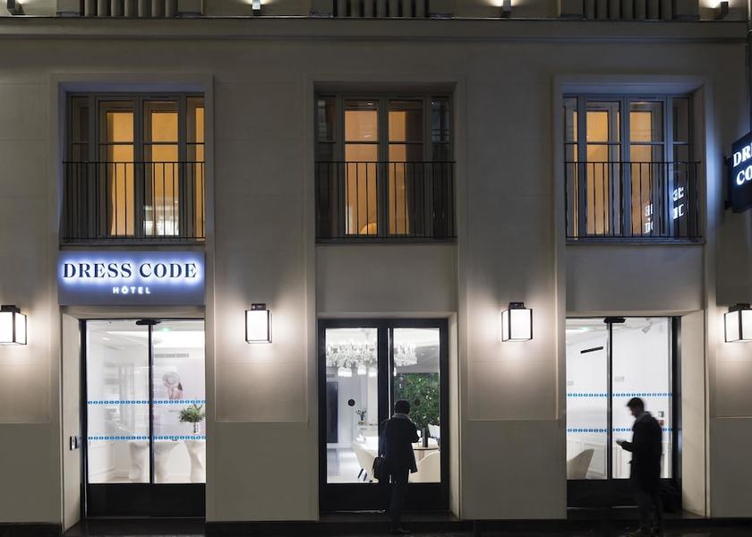 Île-de-France Paris Front of property - evening/night