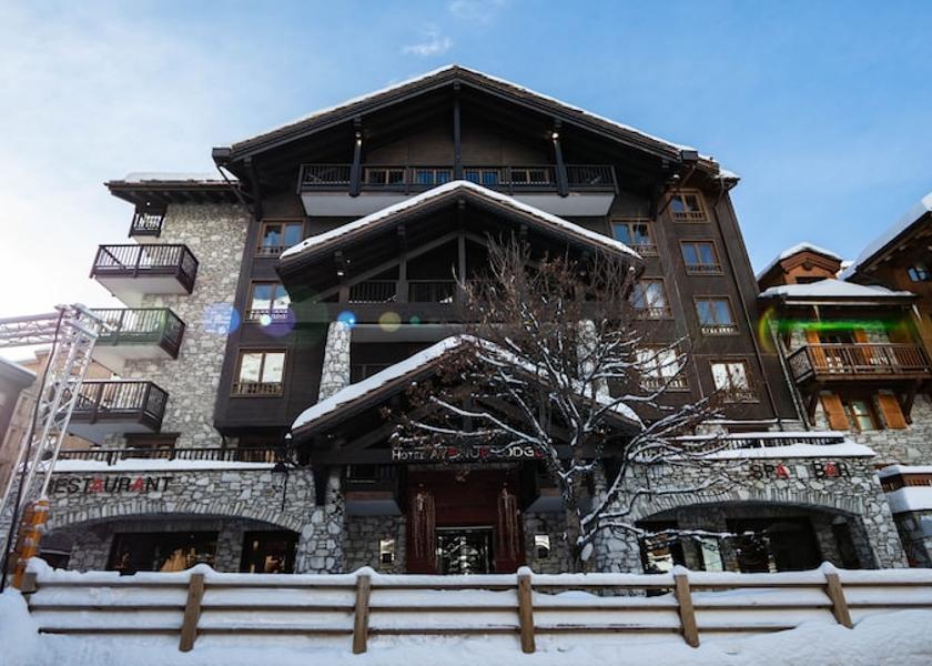 Auvergne-Rhône-Alpes Val-d'Isere Front of property