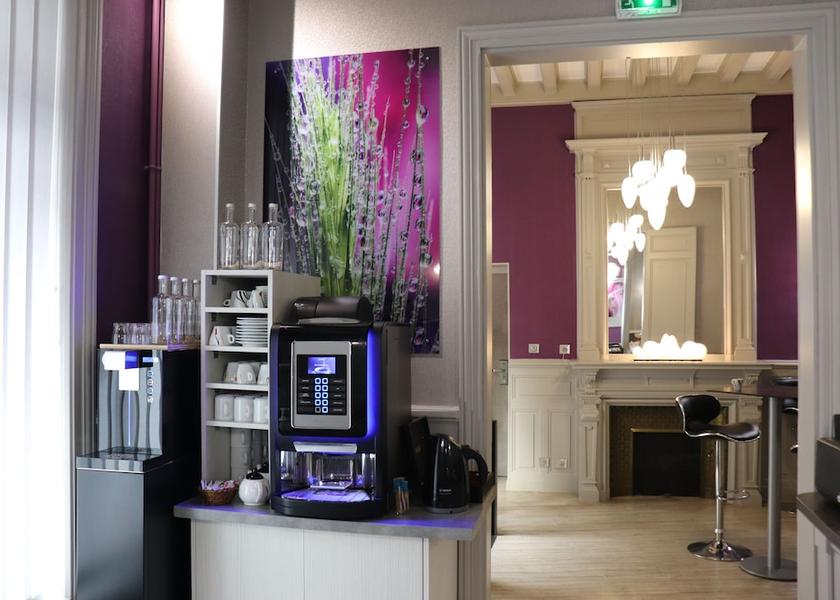 Nouvelle-Aquitaine Limoges Breakfast area