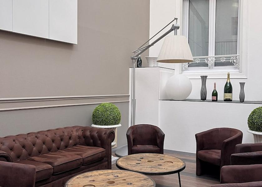 Grand Est Chalons-en-Champagne Lobby