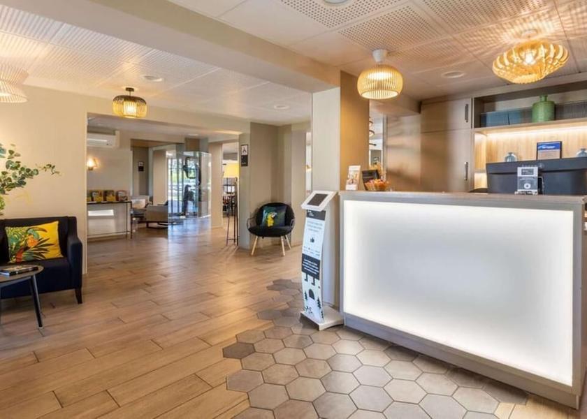 Centre-Loire Valley Meung-sur-Loire Lobby