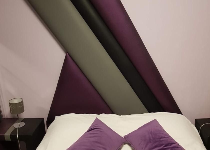 Auvergne-Rhone-Alpes Pontgibaud Room