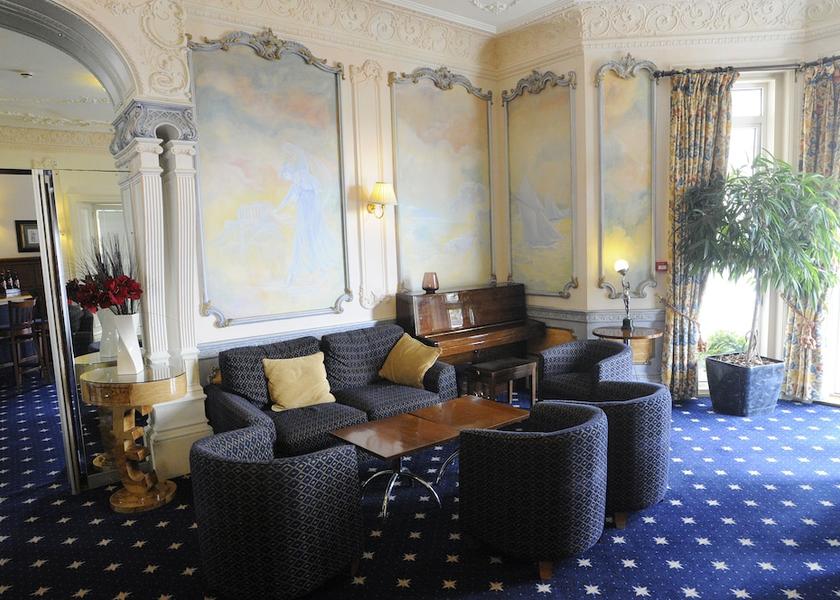 England Paignton Lounge