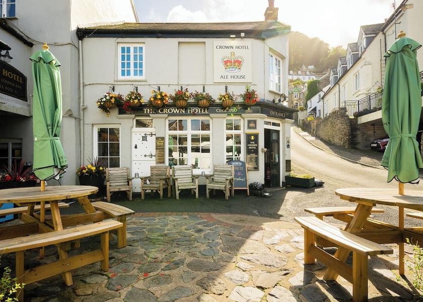 England Lynton Exterior Detail