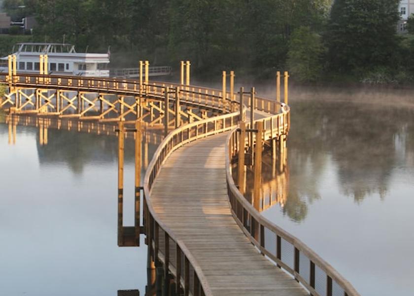 West Virginia Roanoke Lake
