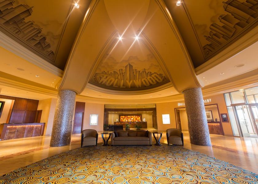 Missouri Maryland Heights Lobby
